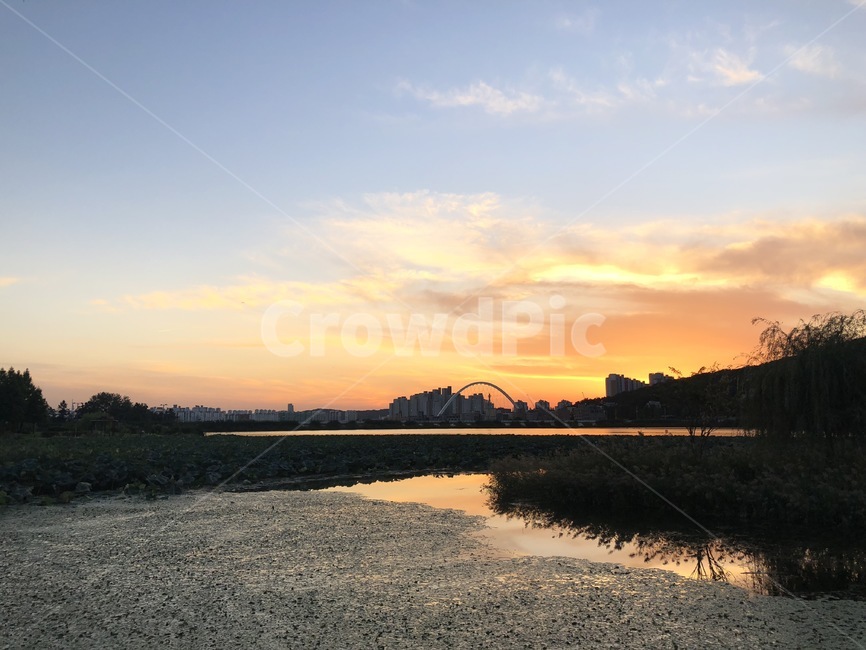 하늘,흐림,어두운하늘,석양,노을,구름,풍경
