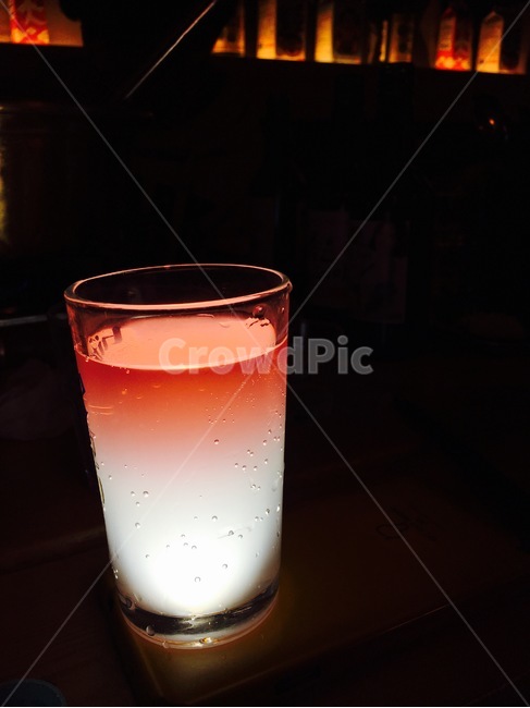 조명,컵조명,술잔,솜사탕주,탄산주,맥주잔,컵,술,주류,alcohol