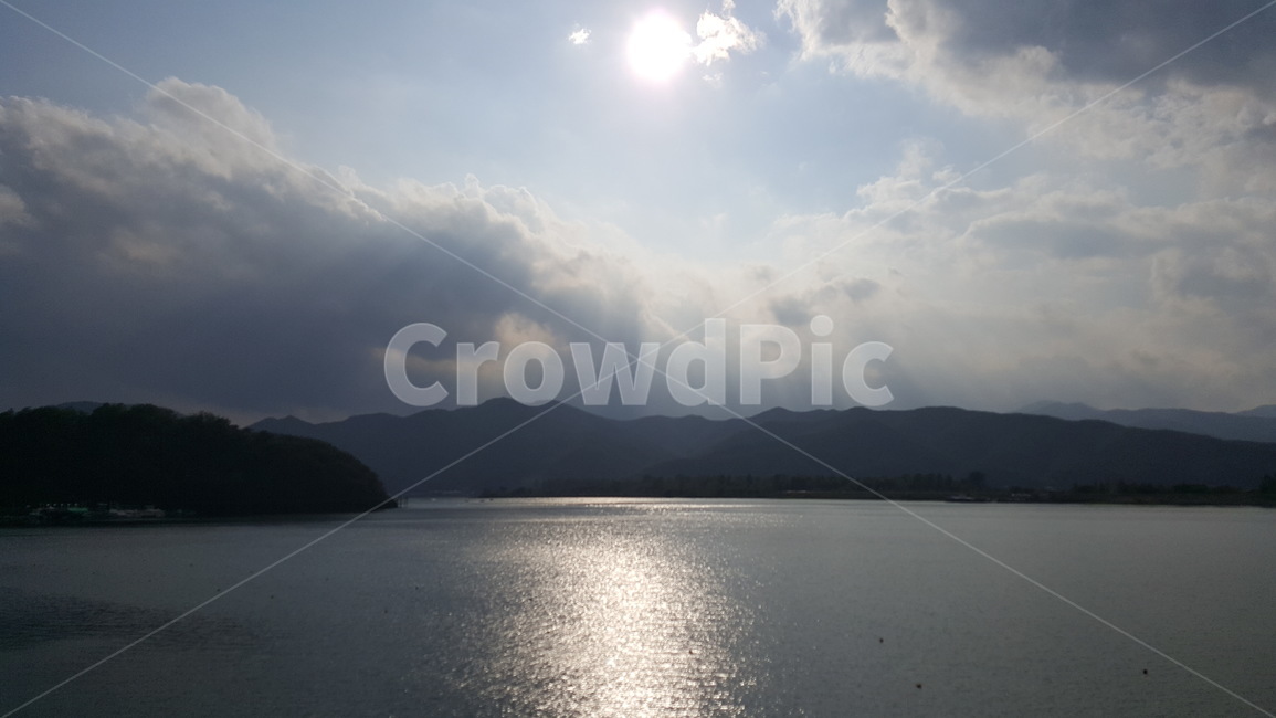 sunlight,sight,river scenery,riverside,river