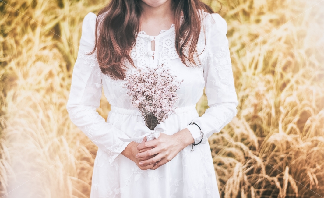가을의신부,웨딩,셀프웨딩,꽃,드레스,식물,자연,plants,nature,꽃,flower,기념일,축하,anniversary,congratulation,celebrate,celebration,사람,인물,인간,human,person,여성,여자,woman,female,lady,결혼,혼례,웨딩,wedding,marriage,marry,감성,sensible,feeling,연출,컨셉,콘셉,direction,concept