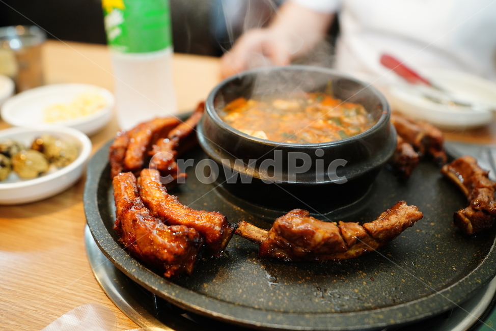 등갈비,육식,육류,안주,먹거리,음식,푸드,식사,찌개,food,bowl,사발,meal,음식,식재료,요리,food,cook,meal,dishes,food reserves,육류,고기,meat