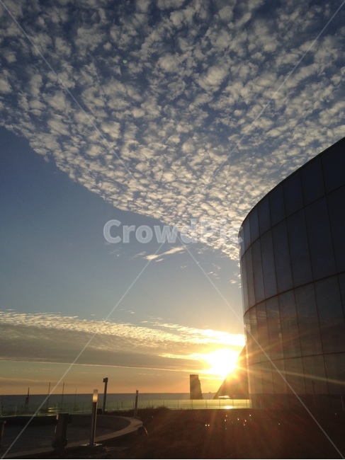 light,flare,빛,sunlight,플레어,햇빛,outdoors,옥외,nature,자연,building,건물,architecture,건축물,하늘,clouds,구름,sky