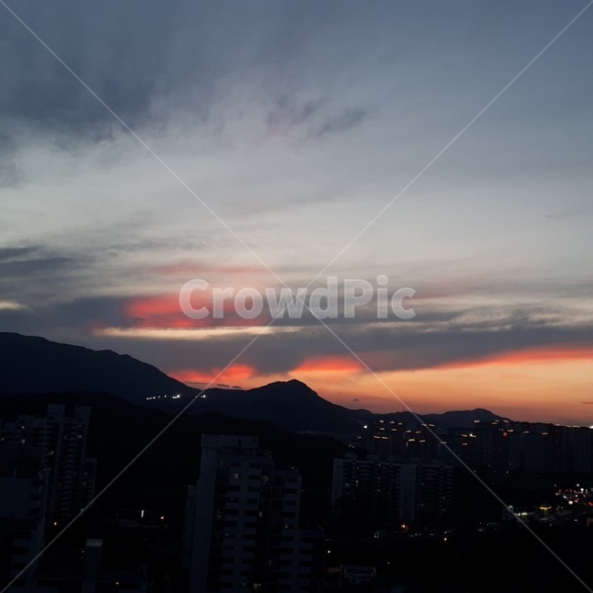 도심,풍경,붉은하늘,일몰,하늘,redsky,sky,sunset,자연,풍경,nature,landscape,outdoors,옥외,dusk,황혼,dawn,새벽,red sky,붉은 하늘