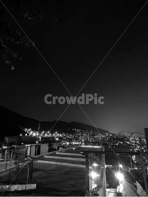 저녁,야경,데이트,골목길,빛,난간,야경,밤,풍경,nightscape,night,landscape,흑백,모노톤,monochrome,black and white