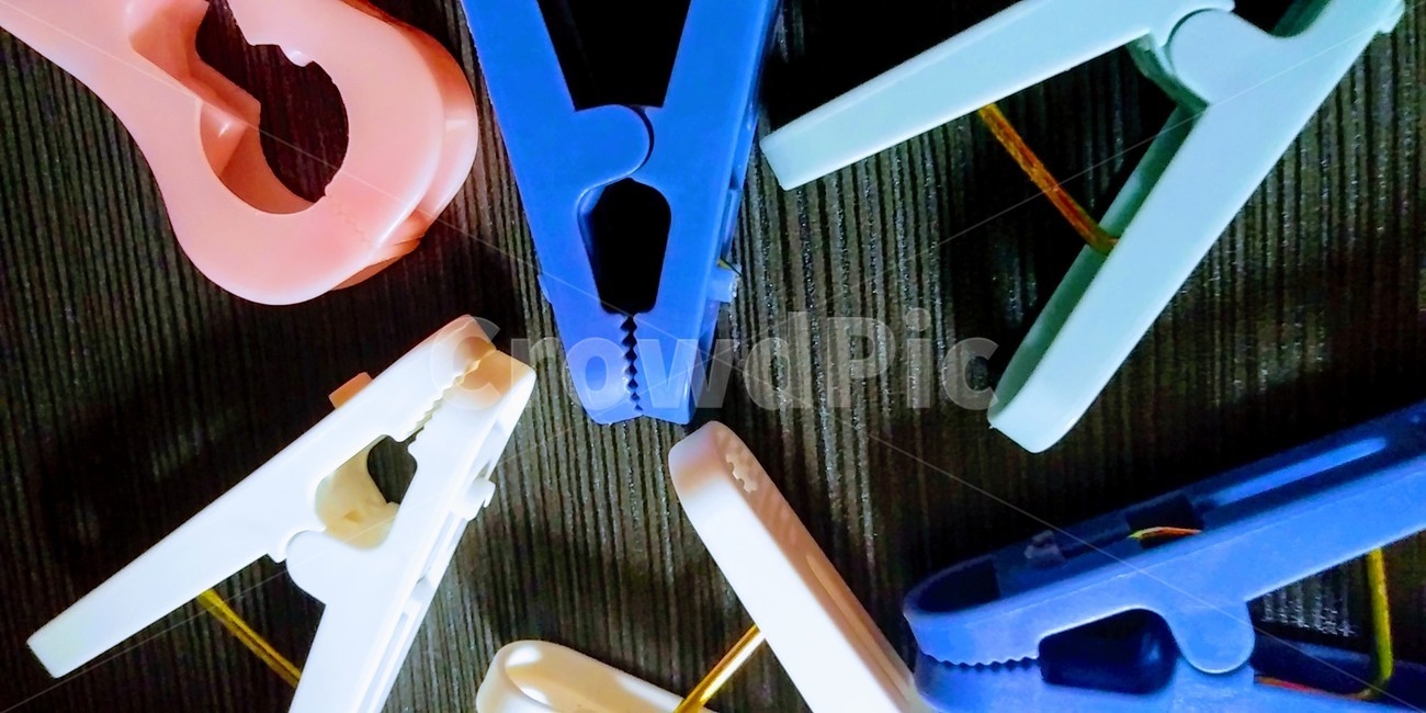색감,집게,빨래,블루,생활용품,사물,물건,오브젝트,thing,object,matter