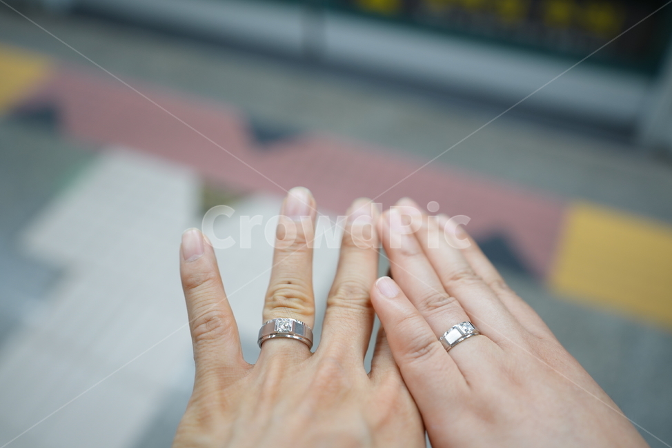 부부,커플,연인,손,반지,커플링,링,ring,결혼반지,보석,악세사리