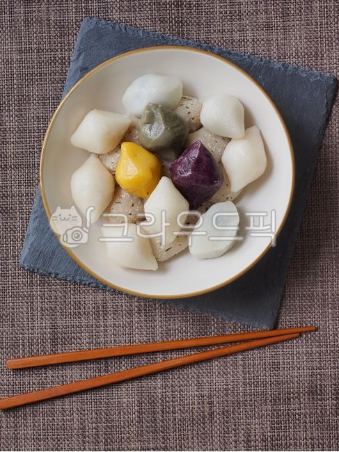 asianfood,koreanculture,plate,Korean traditional food,traditionalculture,Thanksgiving,holiday,traditional culture,songpyeon,wellbeing,Korean food,Korean food culture,Asian food,tradition,traditionalfood,Lunar New Year food,new year,koreanfood,foodculture,