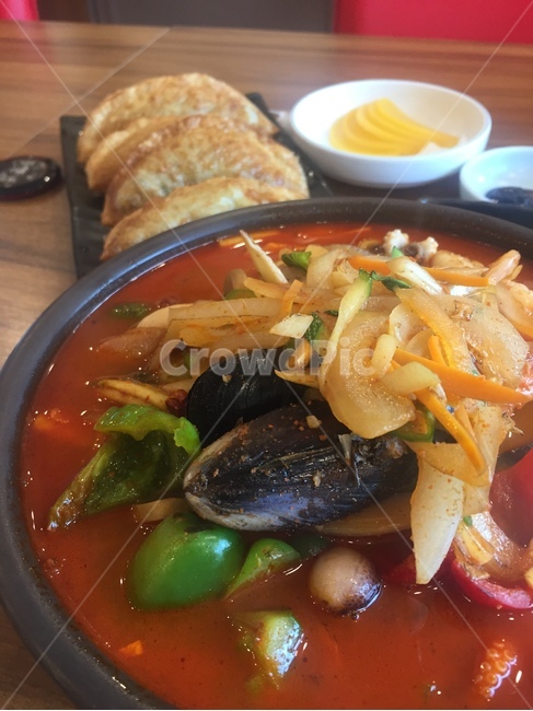 짬뽕,군만두,얼큰,해장,배고픔,음식,식재료,요리,food,cook,meal,dishes,food reserves,중식,중국음식,중화요리,chinese food,chinese dishes,chinese meal,chinese cook