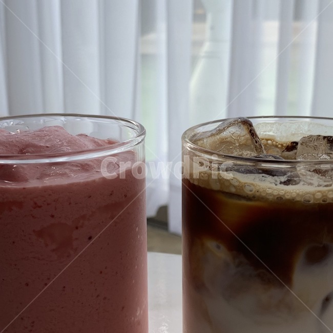 카페,커피,음료,딸기스무디,라떼,아이스커피,cafe,coffee,latte,strawberry,ice,얼음,휴식,break,beverage,음료수,drink,beverage,커피,카페,coffee,cafe