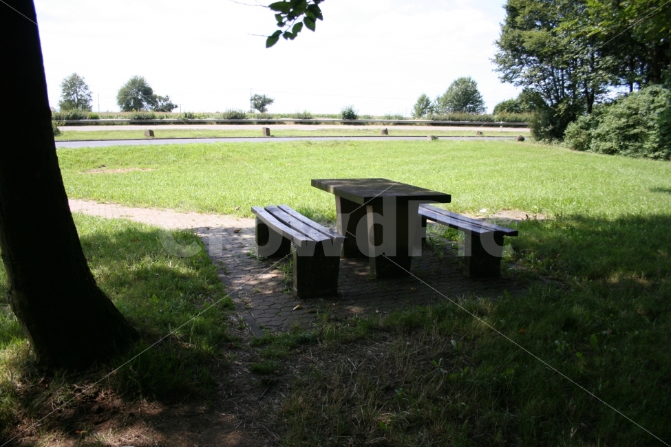 유럽,고속도로,고속도로쉼터,쉼터,벤치,테이블,의자,잔디,자연,풍경,nature,landscape,bench