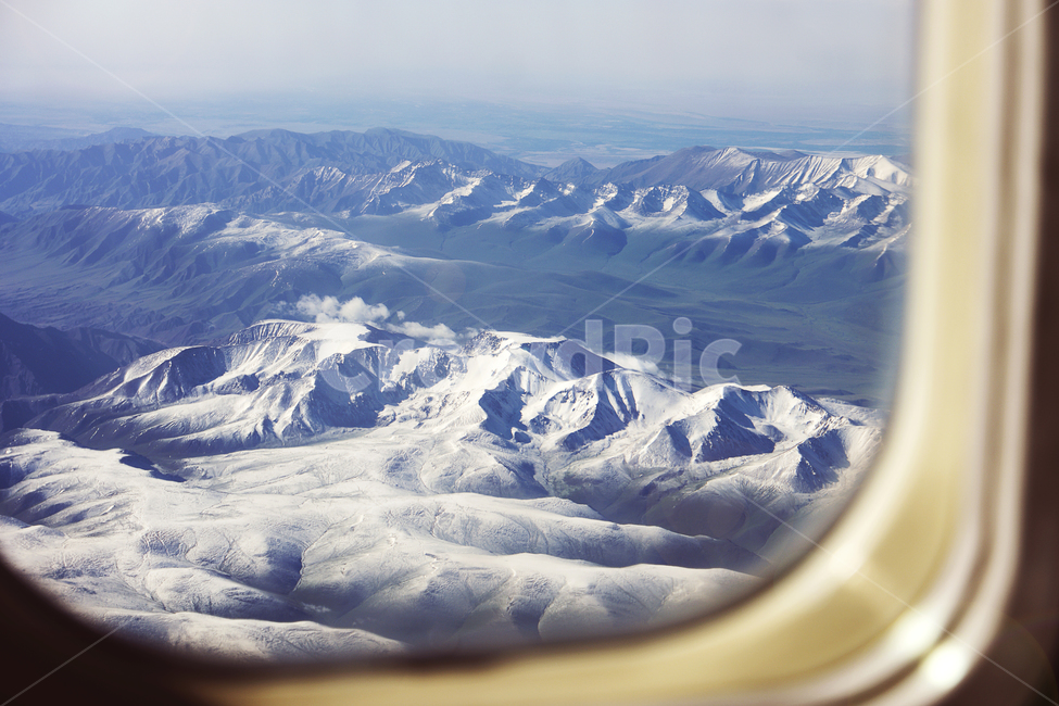 창문,창밖풍경,창밖,비행기,비행기창문,구름,산,설산,하늘위,하늘,조감도,sky,plane,mountain,window,landscape,airplane,clouds,birdseyeview,skyview,snowmountain