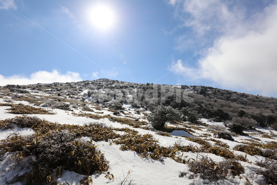 겨울,설산,산,구름,하늘,태양,겨울,계절,winter,season,자연,풍경,nature,landscape,outdoors,옥외,flare,플레어,light,빛