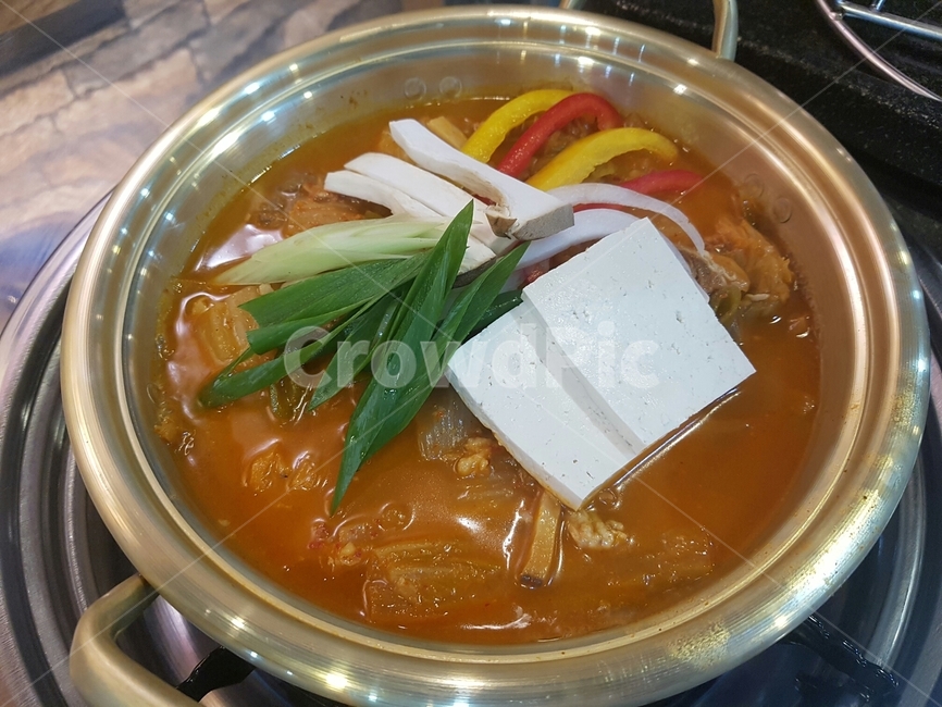 김치찌개,냄비김치찌개,묵은지찌개,김치전골,양은냄비김치찌개,음식,식재료,요리,food,cook,meal,dishes,food reserves,한식,한국음식,한국요리,korean food,korean dishes,korean meal,korean cook