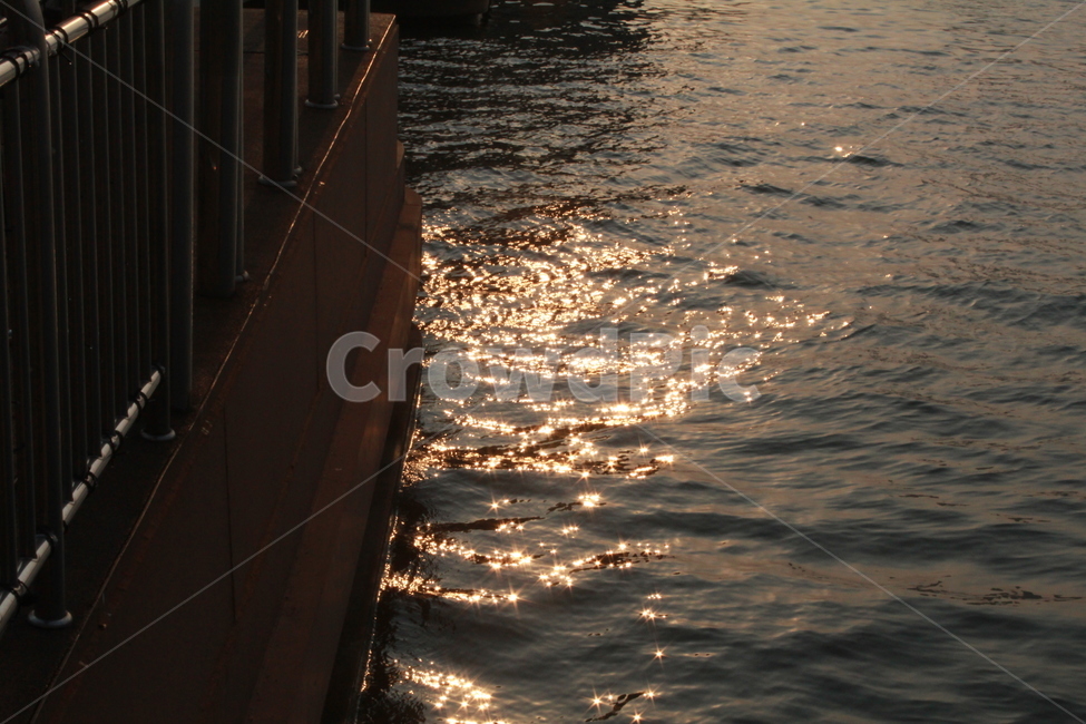 강,노을,노을지는,한강,물결,파도,반짝이는,노란,햇빛,해,반짝임,sunset,yellow,자연,풍경,nature,landscape,water,물