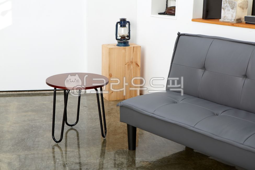 studio,couch,inside,interior light,space,Sofa,furniture,modern architecture,marble floor,wood,modernarchitecture,sofa,lighting,simple table,one room,light,plant,interiordesign,flooring,marblefloor,rentalstudio,interior,simpletable,pot,living room,Rental S