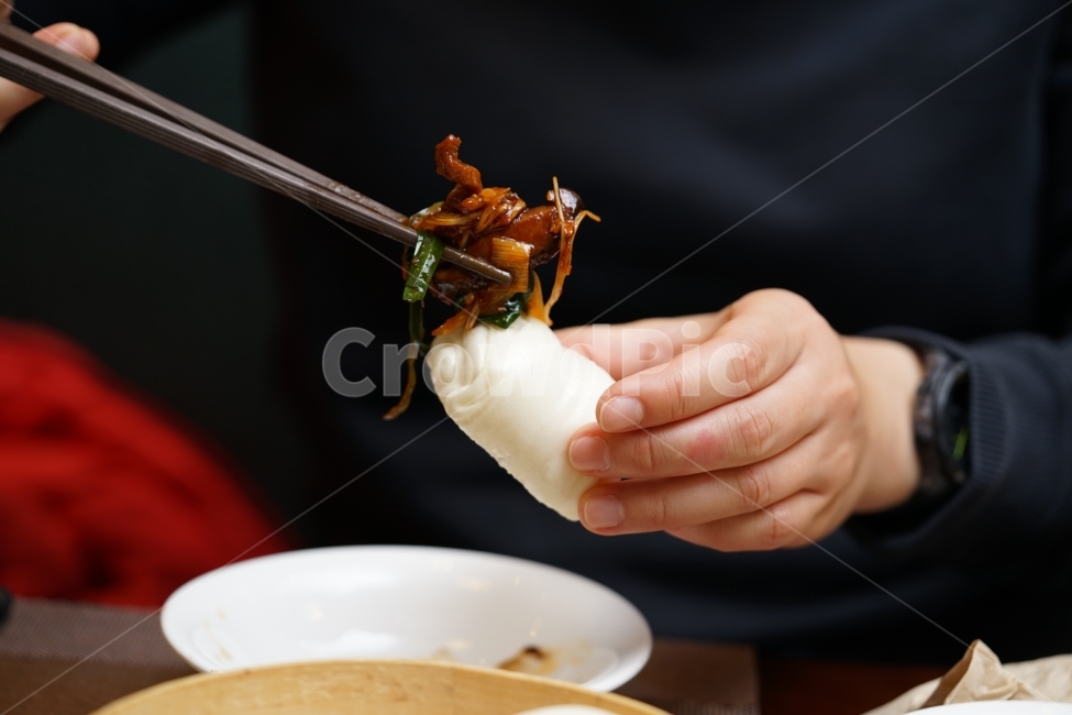 중식,고추잡채,꽃빵,젓가락,음식,젓가락질,손,식사,먹방,안주,술안주,중국음식,푸드,먹거리,손가락,음식,식재료,요리,food,cook,meal,dishes,food reserves,중식,중국음식,중화요리,chinese food,chinese dishes,chinese meal,chinese cook