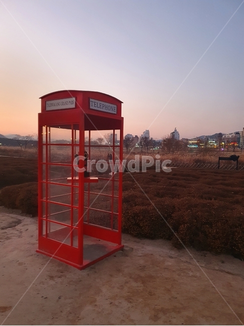 전화부스,phonebooth,산책로,아날로그감성,빨간전화부스,일몰,들판,sunset,공중전화lonelygloomymemory