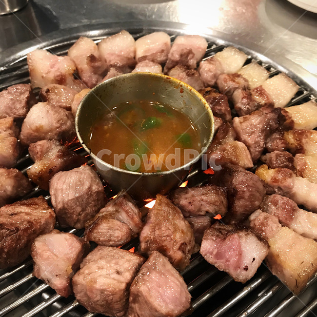 dish,요리,food,음식,meal,식사,고기,흑돼지,멜젓