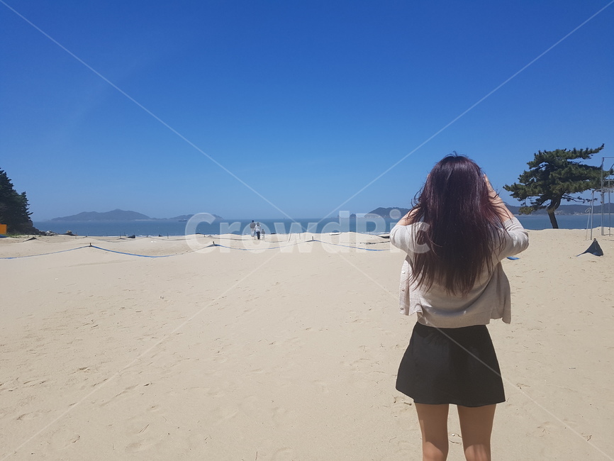 바다,해수욕장,여자친구,백사장,소나무,사람,인물,인간,human,person,여성,여자,woman,female,lady