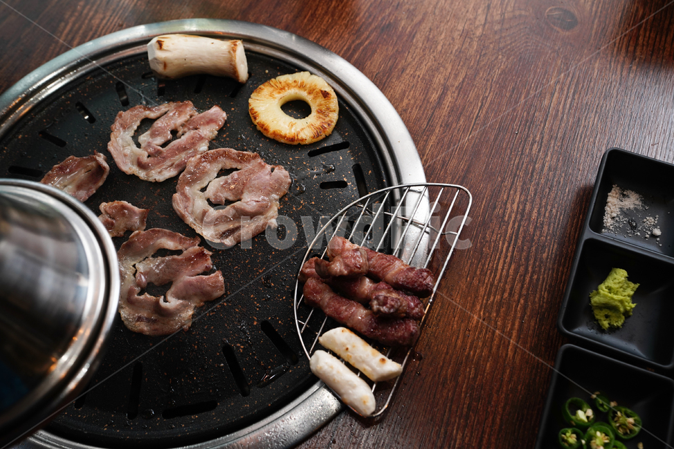 고기,육류,육식,돼지,흑돼지,불판,음식,푸드,food,구이,식사,술안주,안주거리,한식,korean,음식,식재료,요리,food,cook,meal,dishes,food reserves,육류,고기,meat