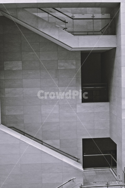 handrail,난간,구조물,흑백사진,인테리어,대리석,공간,계단,corridor,복도,흑백,모노톤,monochrome,black and white,건축물,건물외관,exterior,building,structure,architecture,construction
