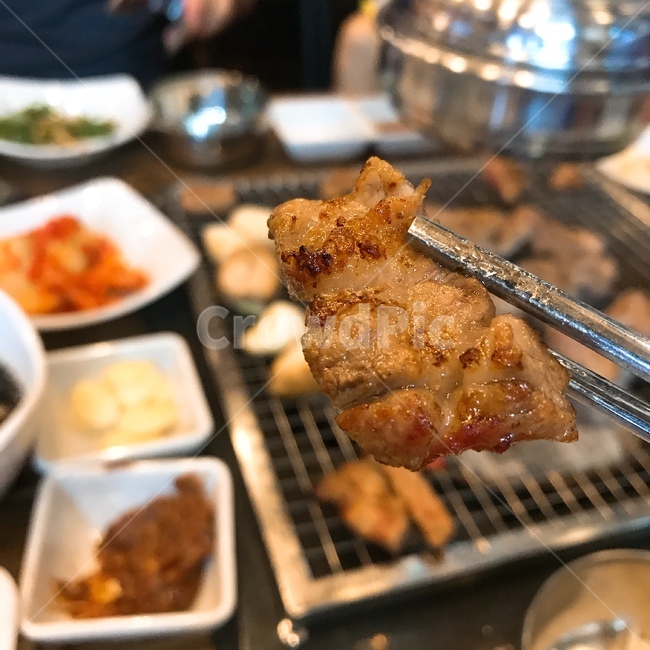 dishes,foodreserves,한식,한국음식,한국요리,koreanfood,koreandishes,koreanmeal,koreancook,음식점,식당,숯불구이,숯,한국숯,바베큐,charcoalroast,돼지고기,목살,고기,돼지,저녁,korea,음식,식재료,요리,food,cook,meal,dishes,food reserves,육류,고기,meat
