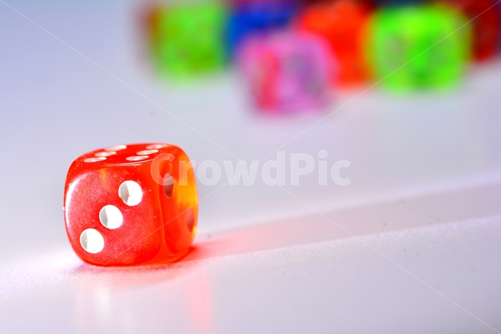주사위,놀이,게임,도박,카지노,큐브,사각,네모,점,cube,dice,인생,결정,운명,선택,초이스,choice시안,광고,디자인,디자이너,사보,카다로그,브로셔,리플렛,잡지,홍보,마케팅,전단,출판,편집,sns,ebook,칼라풀,colorful,색상,느낌,분위기,패턴,구성,화이트,흰색,빨강,레드,노랑,파랑,블루,보라,녹색,그린,청색,재미,내기,game,play,게임,오락,놀이,game,play,사물,물건,오브젝트,thing,object,matter