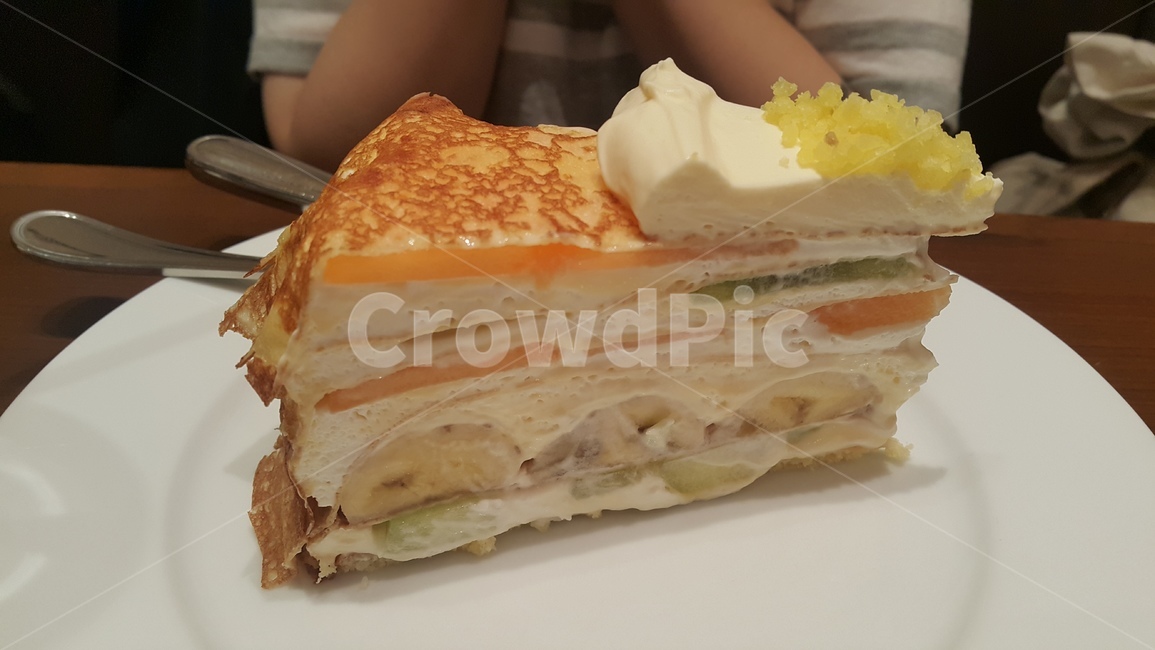 케이크,크림케이크,크레이프케이크,카페,디저트,음식,식재료,요리,food,cook,meal,dishes,food reserves,빵,bread,디저트,간식,후식,dessert,snack