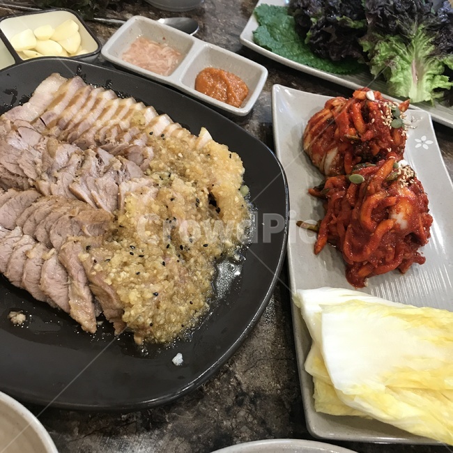 보쌈,마늘,마늘보쌈,먹거리,음식,음식,식재료,요리,food,cook,meal,dishes,food reserves,육류,고기,meat,한식,한국음식,한국요리,korean food,korean dishes,korean meal,korean cook