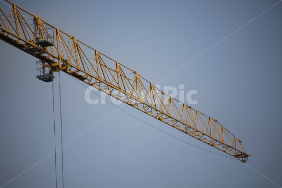 공사,하늘,도시,크레인,회색하늘,산업,industry,industrial,건설업,건축업,construction industry