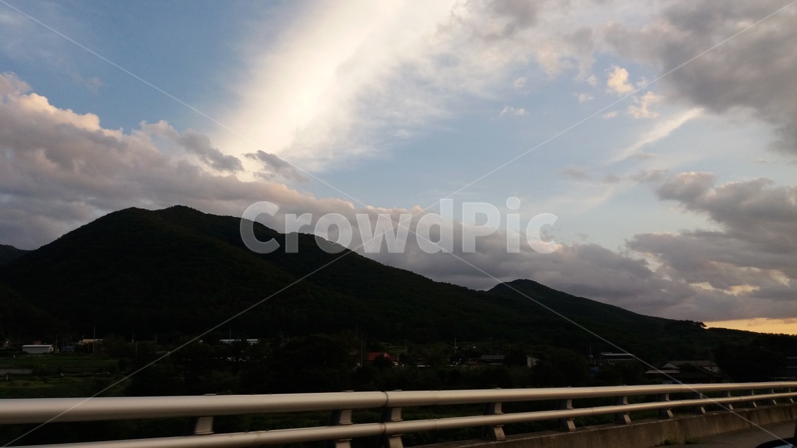 하늘,산,구름,맑음,난간