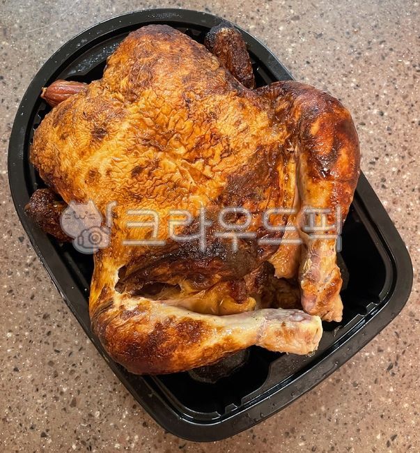 장작구이치킨,장작구이통닭,장작구이,닭고기,바베큐,전기구이치킨,전기구이통닭초복,중복,말복,복날,옛날통닭,옛날치킨,전기구이,닭요리,닭구이,음식,요리,식사,식재료,먹방,야식,통닭,치킨,닭,구이,구운,포장,포장음식,roast,meal,food,dish,cook,bbq