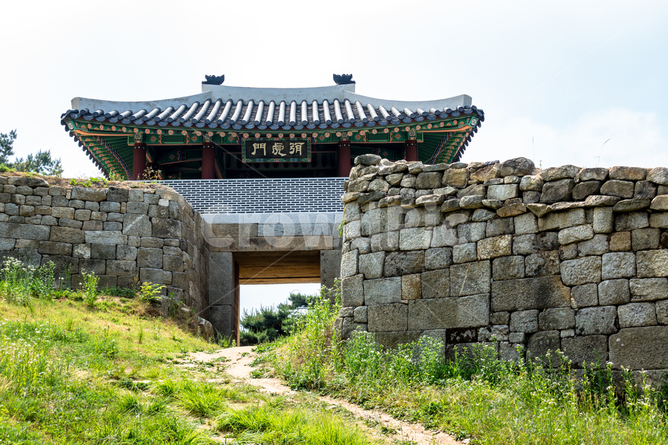 상당산성,성벽,요새,한국,청주,fortress,서문,한국전통,한국문화,korean traditional,korean culture,건축물,건물외관,exterior,building,structure,architecture,construction