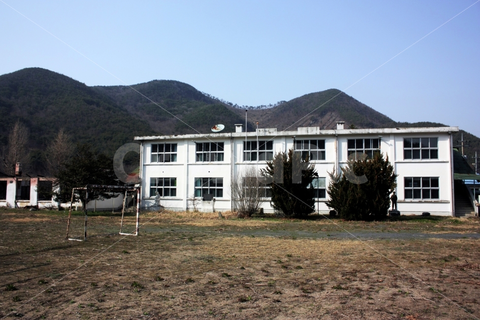 폐교,초등학교,시골학교,운동장,추억,시골,마을,풍경,landscape,country,rural,town,감성,sensible,feeling,교육,학교,공부,education,learning,study,school