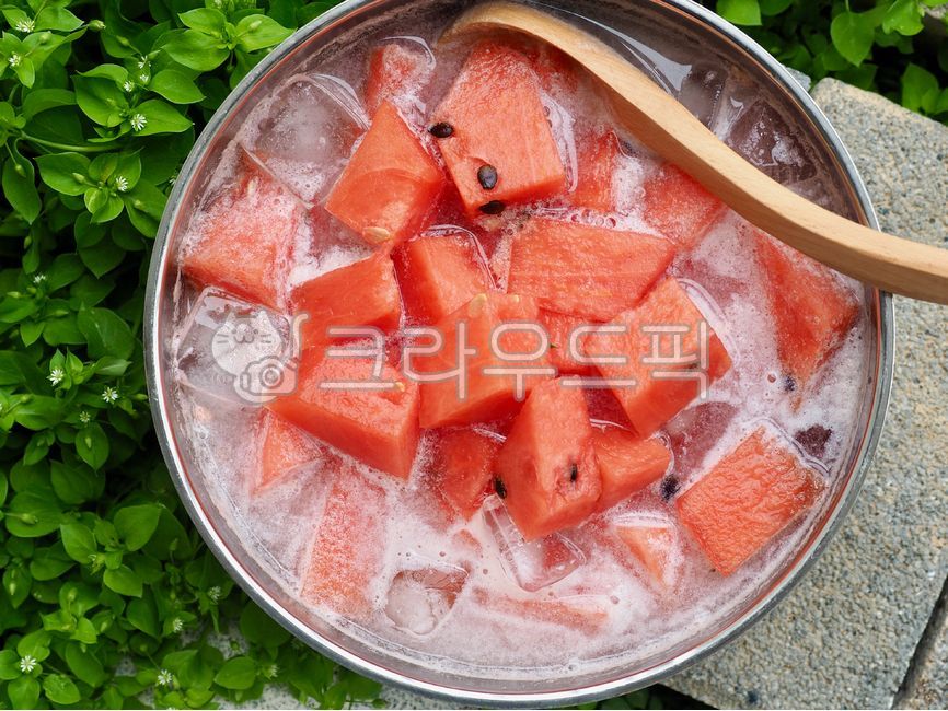 수박화채,수박,워터멜론,여름,과일,신선한,유기농,여름과일,음식,건강한식생활,디저트,비타민,자연음식,초록,빨강,수박씨,watermelon,summer,fruit,fresh,organic,summerfruit,food,healthyeating,dessert,vitamin,naturalfood,green,red,watermelonseed