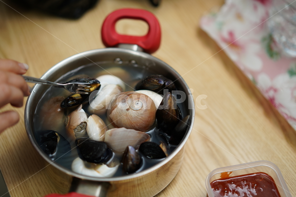 음식,통골뱅이,골뱅이,안주,탕,국물,food,한식,반찬,식사,먹거리,냄비,해양생물,음식,식재료,요리,food,cook,meal,dishes,food reserves