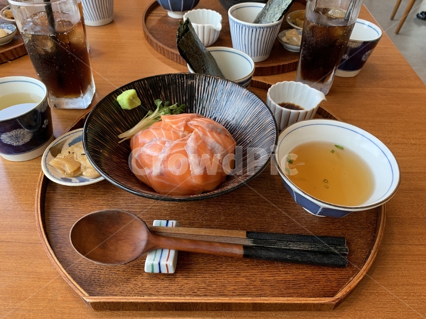 일식,요리,음식,텐동,초밥,연어,덮밥,밥,사케동,연어덮밥,연어초밥,가정식,연어요리,연어장