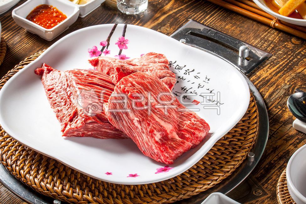 한국음식,식당,한국식당,한국음식점,상차림,식사,맛집,한국요리,요리,한우,명품한우,소고기숯불구이,한우구이,소고기구이,소고기,한우고기,구이,별미,먹거리,고기집,고깃집,고기요리,생고기,한우생고기,한우맛집,한우전문점,한우전문,한우숯불구이,한우육회,한우부위,소고기부위,마블링,한우마블링,소고기마블링,회식,외식,먹방,정육,정육식당,식재료,정육점,한식,육류,국내산한우,국내산소고기,숯불구이,암소한우,한우암소,토시살,한우토시살,암소한우토시살,한우암소토시살,소고기토시살,토시살구이,육사시미,한우육사시미,소고기육사시미,토시살숯불구이,통토시살,토시살양념구이,통제비추리,제비추리,한우제비추리,소고기제비추리,제비추리한우,한우사태,제비추리구이,제비추리구이용,제비추리숯불구이,한우암소제비추리,암소한우제비추리,암소제비추리,통치마살,한우통치마살,소고기통치마살,소고기치마살,한우치마살,치마살,치마살구이용,치마살구이,구이용치마살,한우구이용,국내산한우치마살,국내산치마살,한우치마살구이,소고기치마살구이,소고기구이용,food,음식