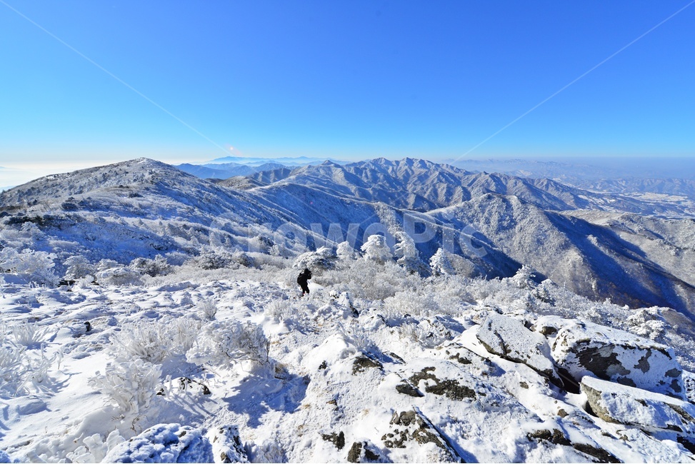 nature,자연,outdoors,옥외,mountain,산,mountainrange,산맥,ice,얼음,무주덕유산,덕유산,덕유산설경,덕유산중봉,덕유산상고대,상고대,겨울,계절,winter,season,자연,풍경,nature,landscape
