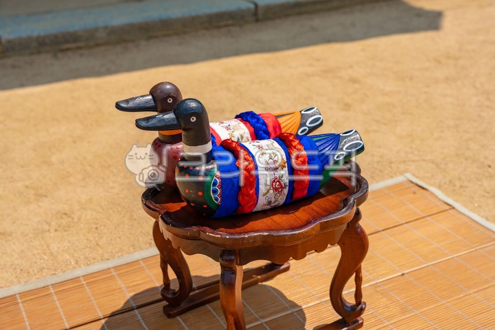 Korean traditional culture,design,wood,Wild goose,Traditional wedding items