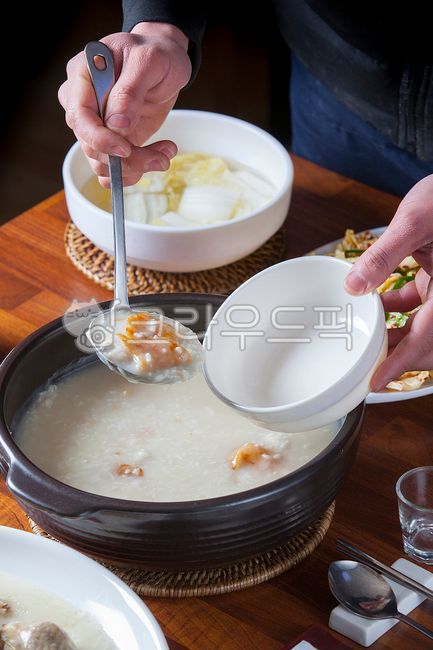 Nurungji,Glutinous rice nurungji,bowl,Nurungji porridge,food,Glutinous rice nurungji porridge,porridge,meal,Healthy porridge,Nutrition porridge,healthy food,cooking,nutritious food,traditional food,delicacy,water kimchi