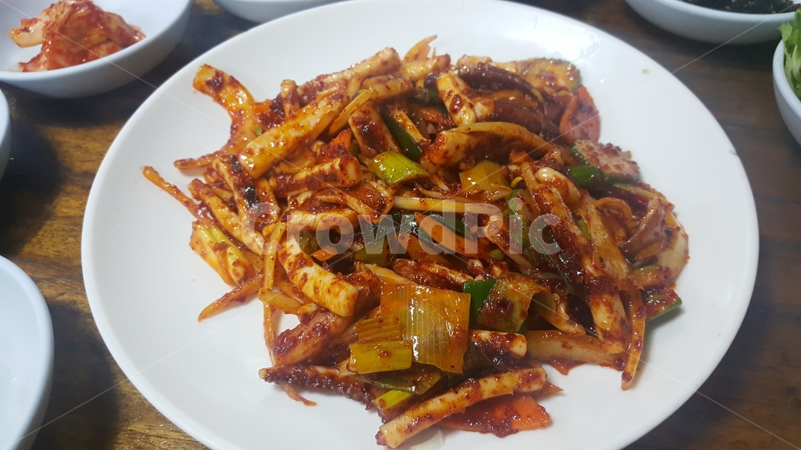 오징어볶음,한국음식,매콤한음식,매콤한,음식,오징어요리,오징어,볶음요리,음식,식재료,요리,food,cook,meal,dishes,food reserves,수산물,해산물,fishery products,seafood,한식,한국음식,한국요리,korean food,korean dishes,korean meal,korean cook