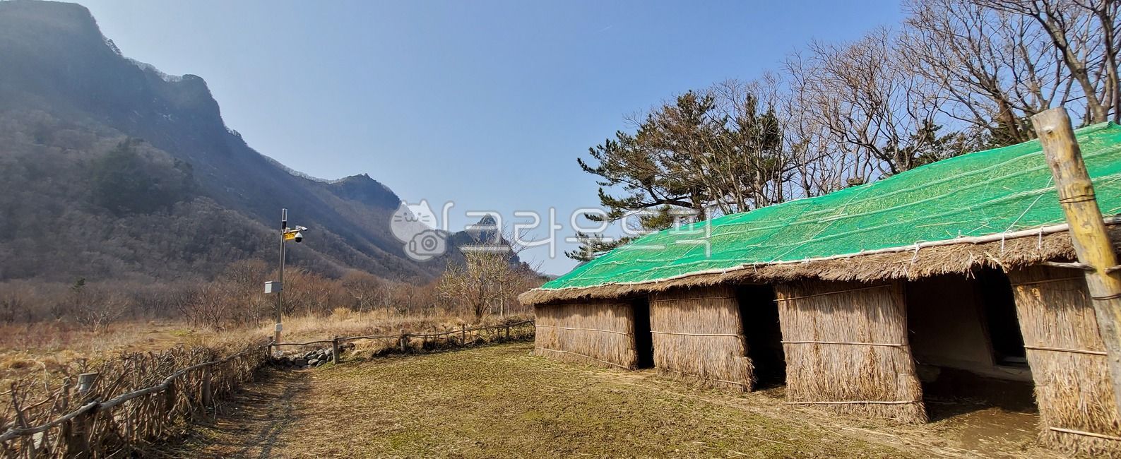 울릉도,알봉,알봉둘레길,나리분지,자연,풍경,경관,힐링,경치,산,분화구,nature,mountain,투막집,하늘,동해,화산,침식,풍화,분지,절경,해안선,화구,칼데라,명소,지질,전통,문화,전통가옥,문화재