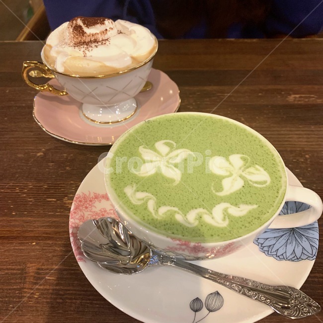 pottery,도기류,saucer,받침접시,카페,음료,라떼