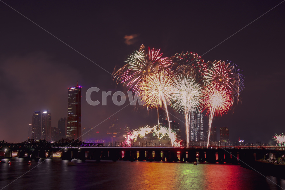 불꽃놀이,여의도불꽃축제,세계불꽃축제,fireworks,불꽃축제,서울,한강,밤풍경,야경,폭죽,폭죽놀이,밤하늘,서울야경,도시풍경,도시,축제,이벤트,peaceful,평화로운,편안한,휴식처,힐링,안락한,따뜻한,warm,분위기,한국도시경관,한국,맑은,깨끗한,청명한,한국도시풍경,야경,밤,풍경,nightscape,night,landscape,도시,city,한국도시풍경,한국도시경관,korea cityscape