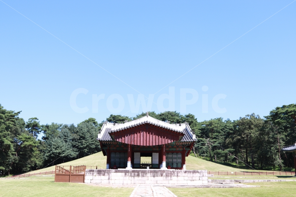 동구릉,파란하늘,세계문화유산,문화유산,수릉,역사건물,이성계,랜드마크,landmark,tourist attraction,한국전통,한국문화,korean traditional,korean culture