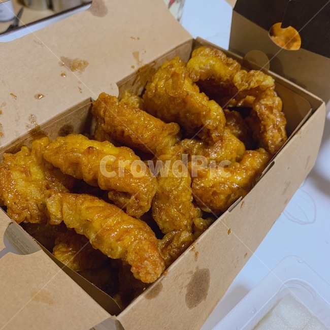 후라이드,허니,허니콤보,양념,치킨,꿀,음식,식재료,요리,food,cook,meal,dishes,food reserves,육류,고기,meat