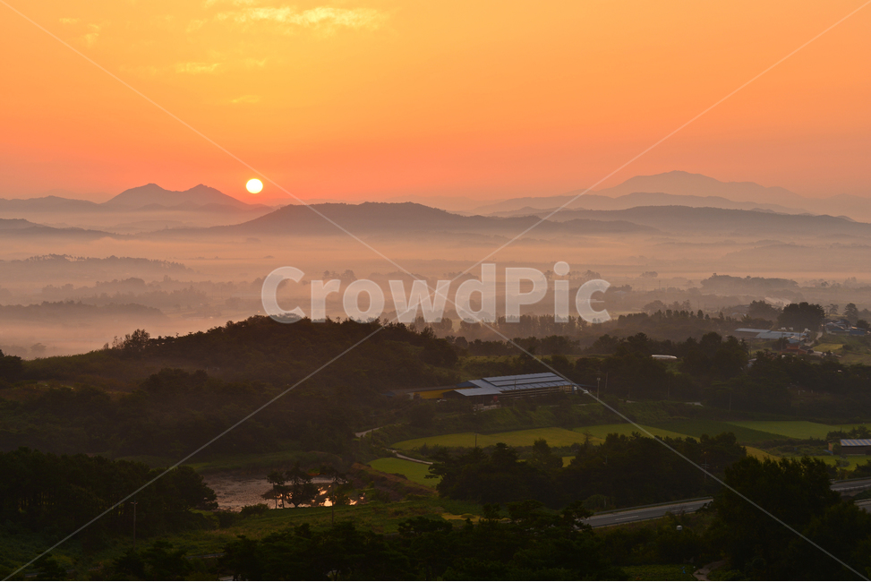 outdoors,옥외,landscape,nature,자연,scenery,sky,하늘,dawn,새벽,redsky,붉은하늘,weather,날씨,함평,밀재,밀재일출,아침,운해,여명,해돋이,경치,경관,풍경,농촌,농업,농경,농사,경작,자연,풍경,nature,landscape,한국자연풍경,한국자연경관,korea nature landscape