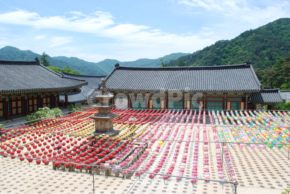 선운사,석가탄실일,연등,연등행사,탑,사찰,절,한국전통,한국문화,korean traditional,korean culture,종교,신앙,religion,belief,faith,축제,행사,festival,carnival,event,건축물,건물외관,exterior,building,structure,architecture,construction