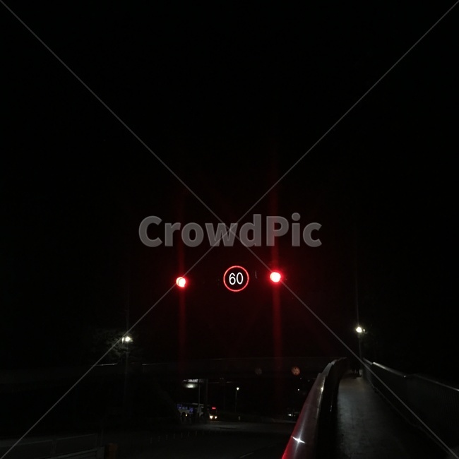 road,도로,신호등,빨간불,표지판,밤하늘,밤,새벽,감성